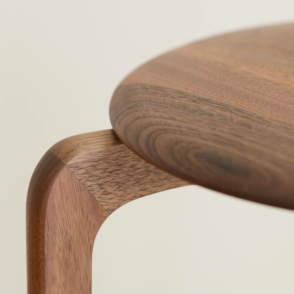 DENTO LISCIO | Stool (3本脚スツール)