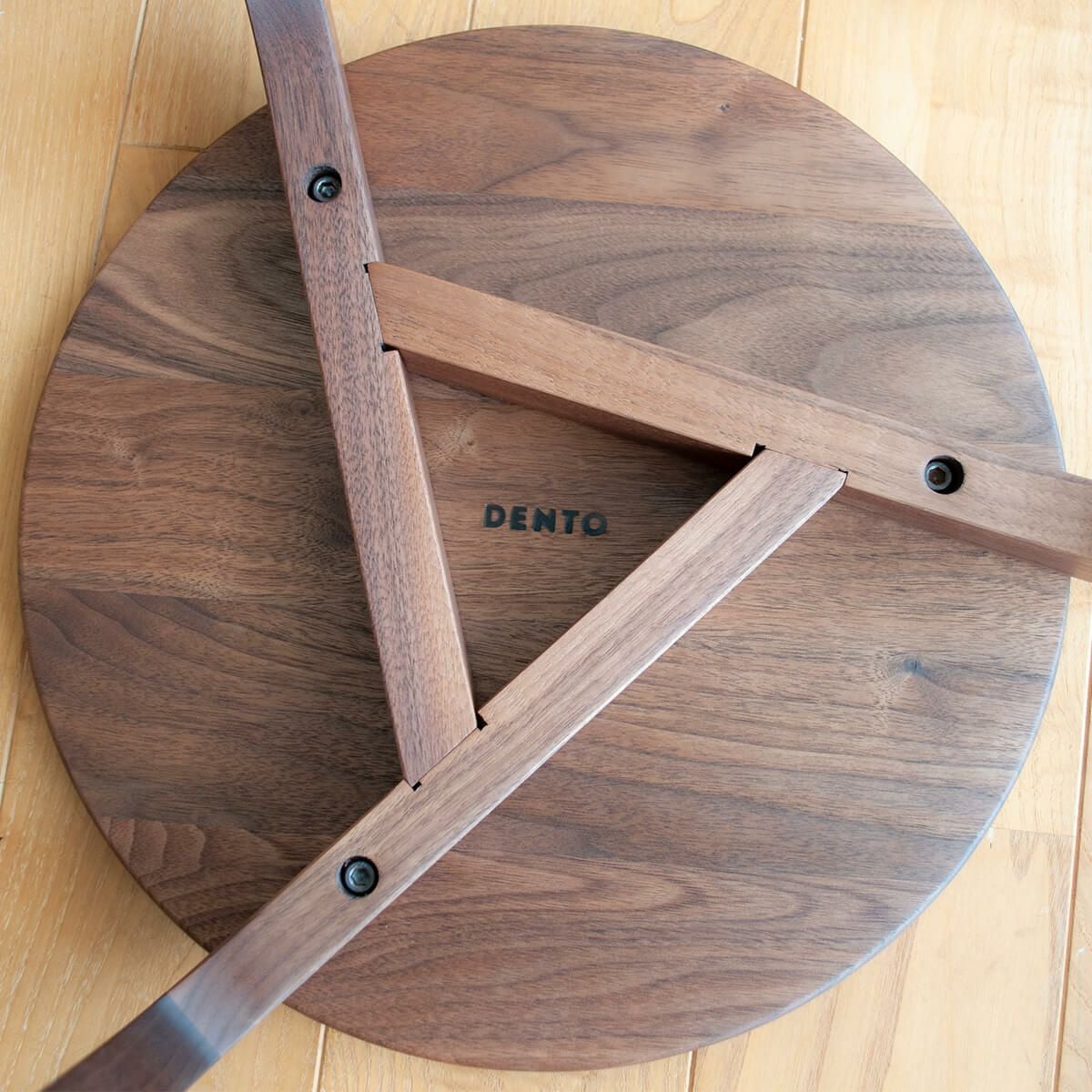 DENTO LISCIO | Stool (3本脚スツール)